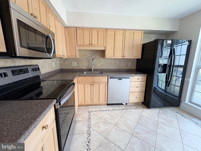 Building Photo - 7653 Stana Ct