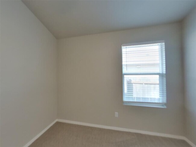 Building Photo - 3525 Stride Ln