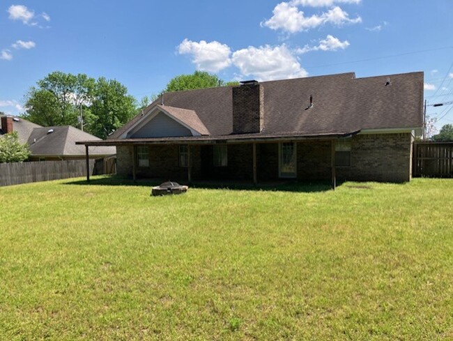 Building Photo - 2506 Teakwood Ln