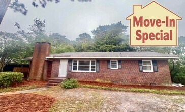 Building Photo - RENT SPECIAL! 3-4 BR Home! Large Brick hom...
