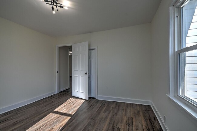 Building Photo - 502 Colorado St