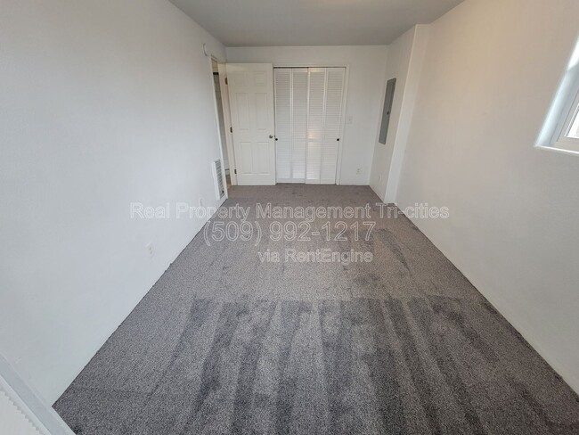 Building Photo - 1416 N 14th Ave