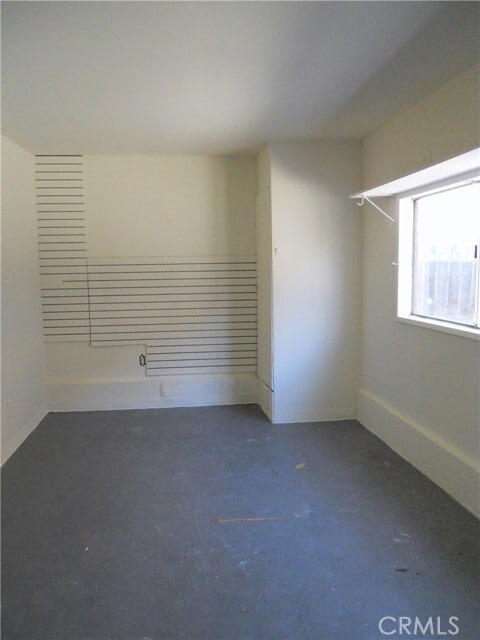 Building Photo - 630 N Darwood Ave