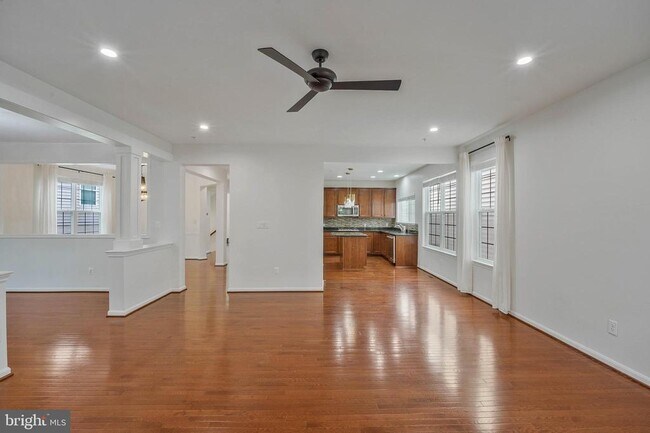 Building Photo - 3461 Eagle Ridge Dr