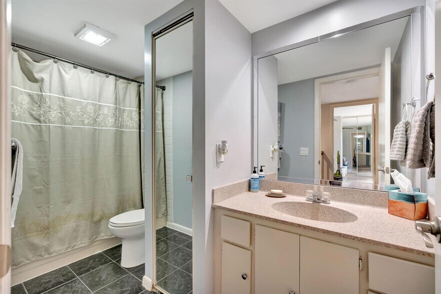 Building Photo - 148 Heritage Way