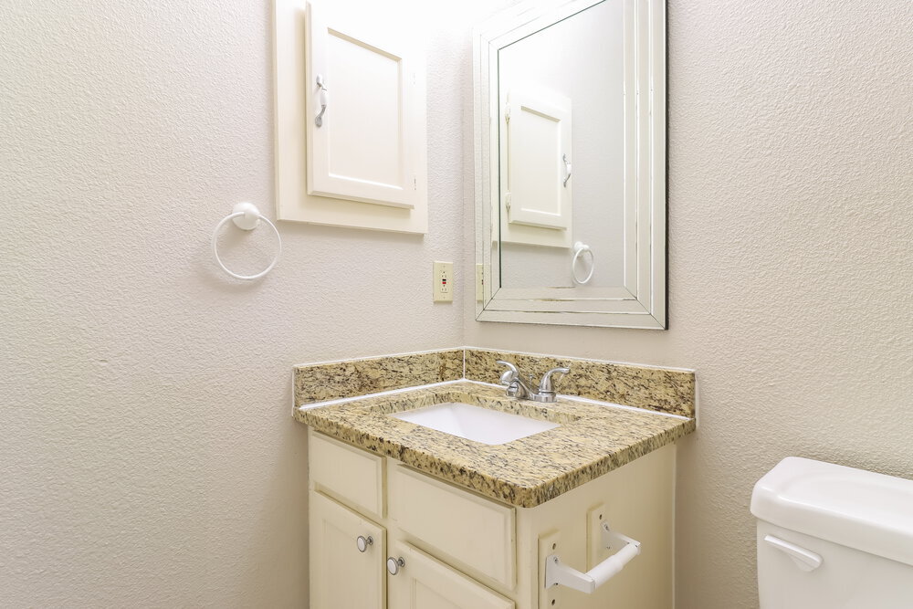 Building Photo - 2605 Mountainview Dr