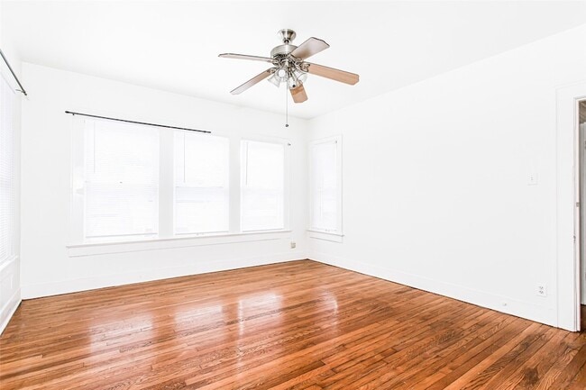Building Photo - 4809.5 Reiger Ave