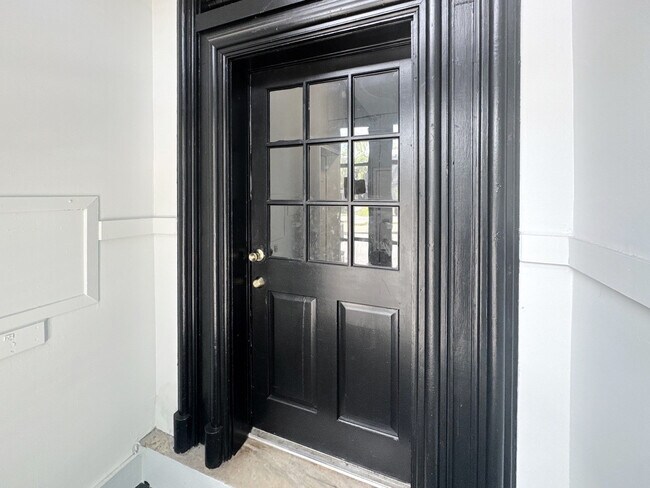 Building Photo - 1812 McCulloh St