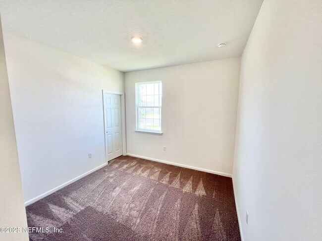 Building Photo - 12859 Logans Walk Ln