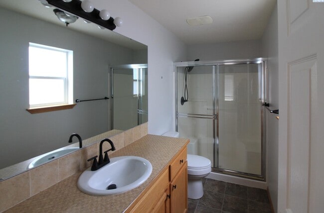 Building Photo - 3 bed, 2 bath home in Richland