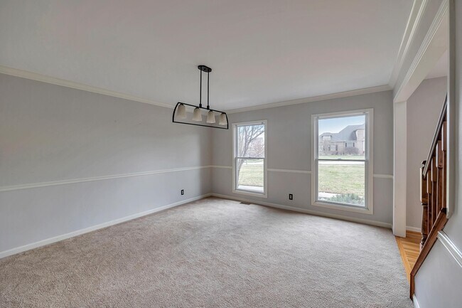 Building Photo - 1658 Grandview Dr