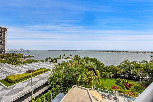 Building Photo - 2127 Brickell Ave