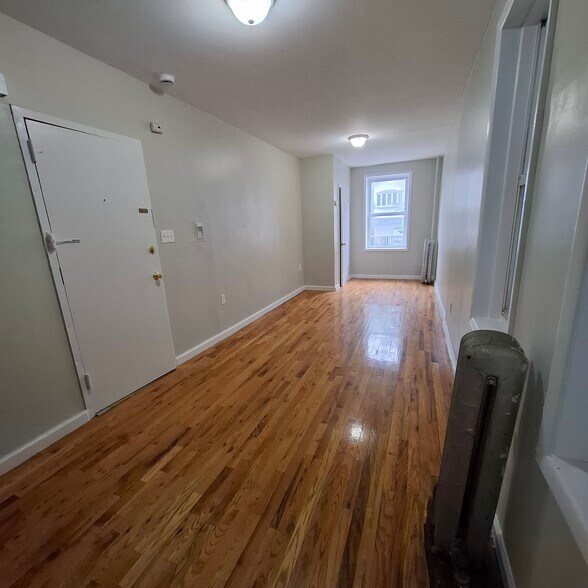 76 N 9th St 5 - 75 N 9th St