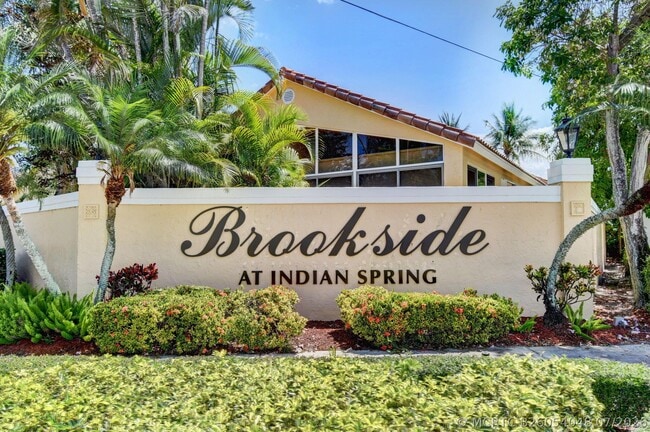 Building Photo - 5225 Brookview Dr
