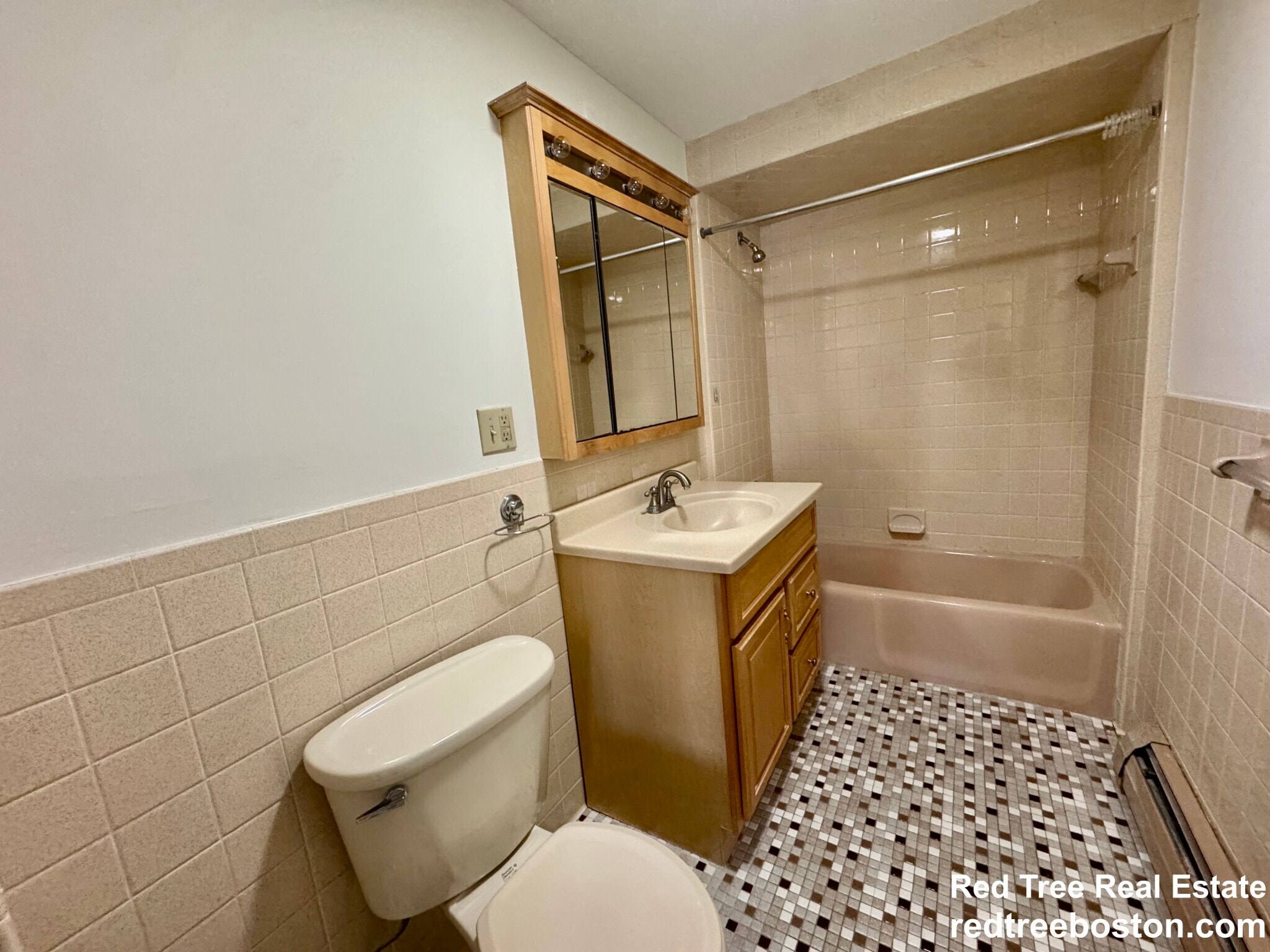 Building Photo - 720 Cambridge St