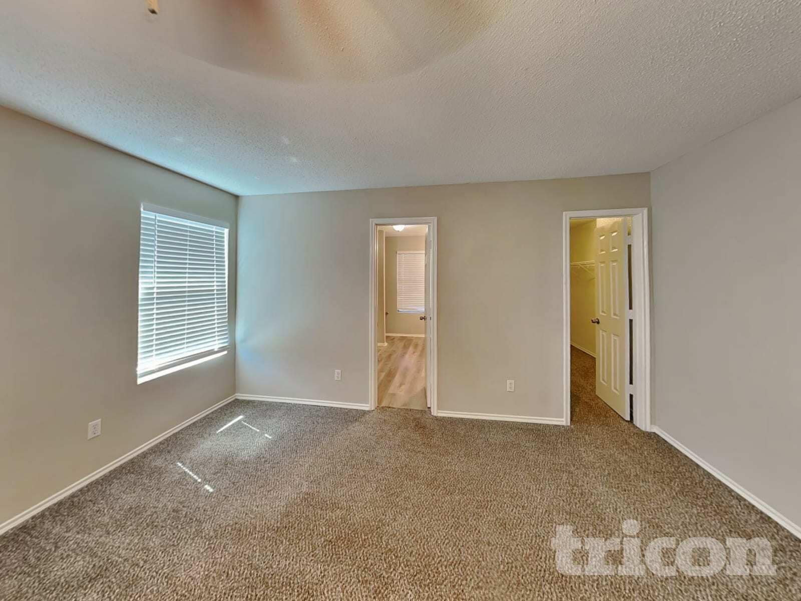 Building Photo - 210 Vivian Dr