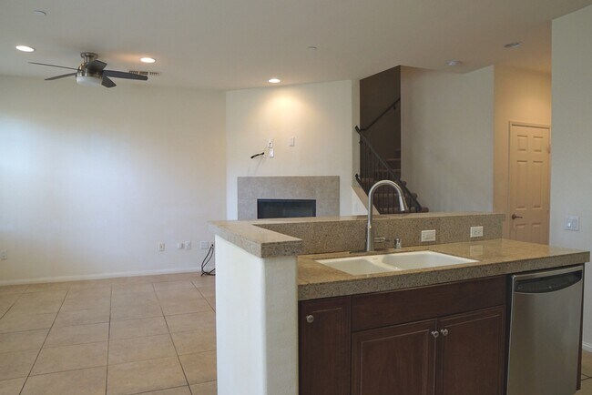 Building Photo - 423 Copper Canyon Rd