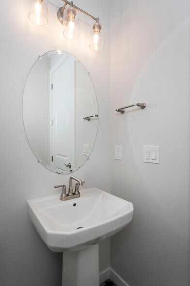 Down Stairs Bathroom - 6533 SW Lupine Ln