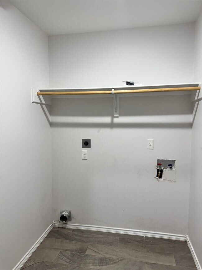 Building Photo - 3606 Octavia Dr