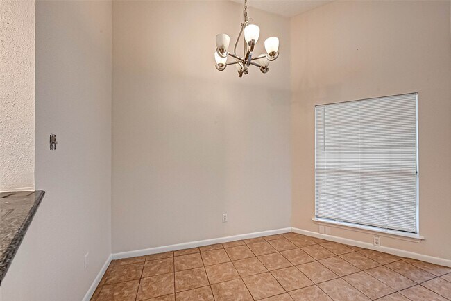 Building Photo - 17435 Glenmorris Dr