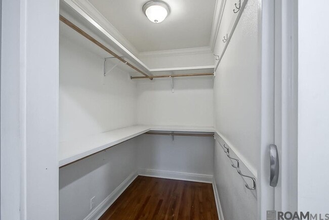 Building Photo - Mid-City Luxury Rental – 4 Bed / 3 Bath