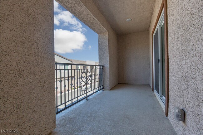 Building Photo - 2532 Vittora Pointe St