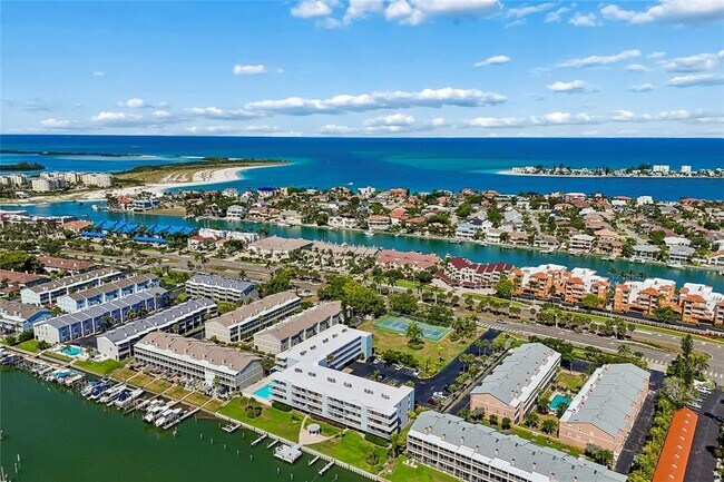 Building Photo - 719 Pinellas Bayway S