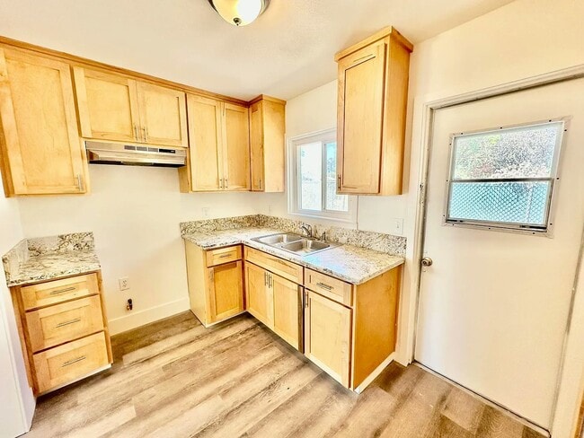 Building Photo - 4221 W Belmont Ave