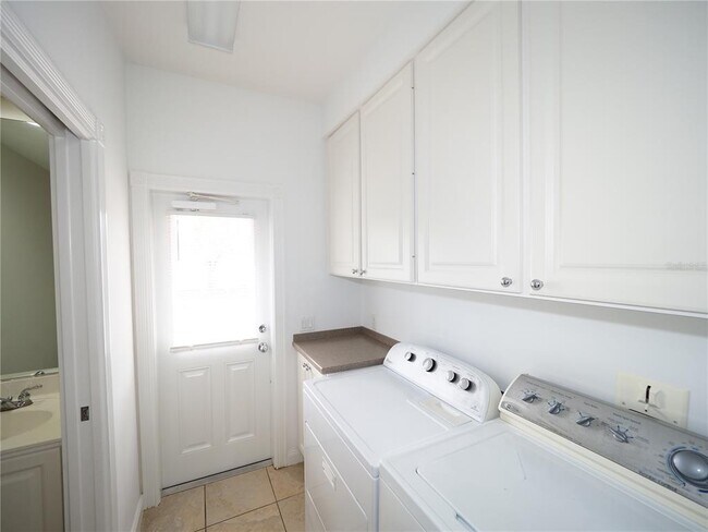 Building Photo - 1553 Napoli Dr W