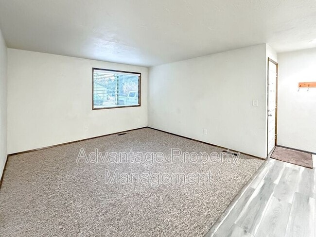 Building Photo - 1765 NW Grant Ave