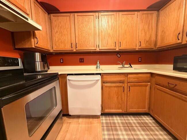 Building Photo - Green Mountain Condo with Scenic Views & Trail Access