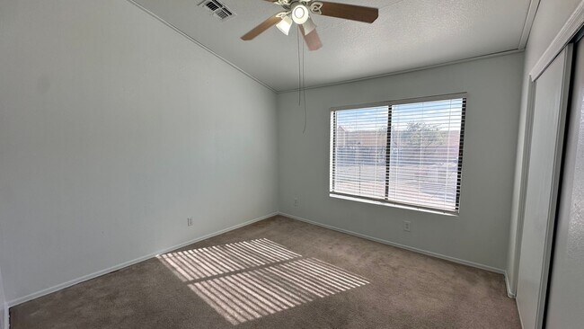 Building Photo - 2 bedroom townhome