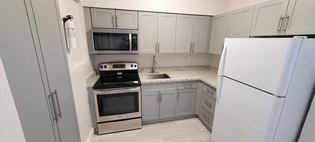 Primary Photo - 927 NE 122nd St