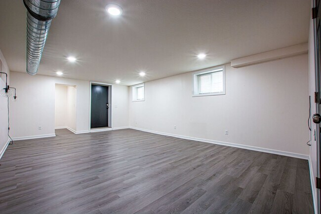 Building Photo - 116-118 N 32nd Avenue