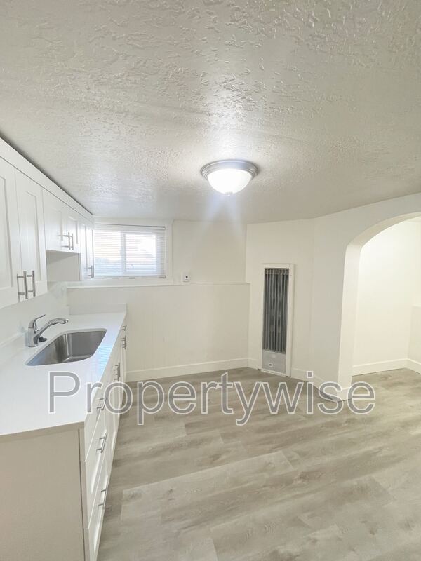 Building Photo - 763 E Scott Ave