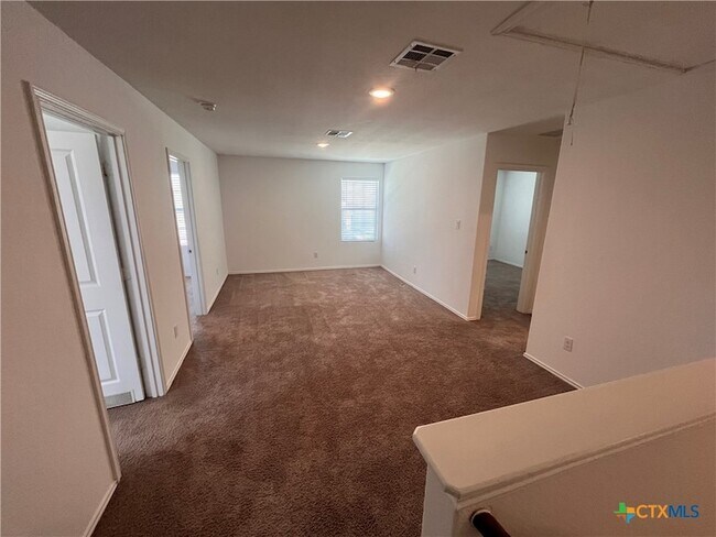 Building Photo - 10646 Vinateros Dr