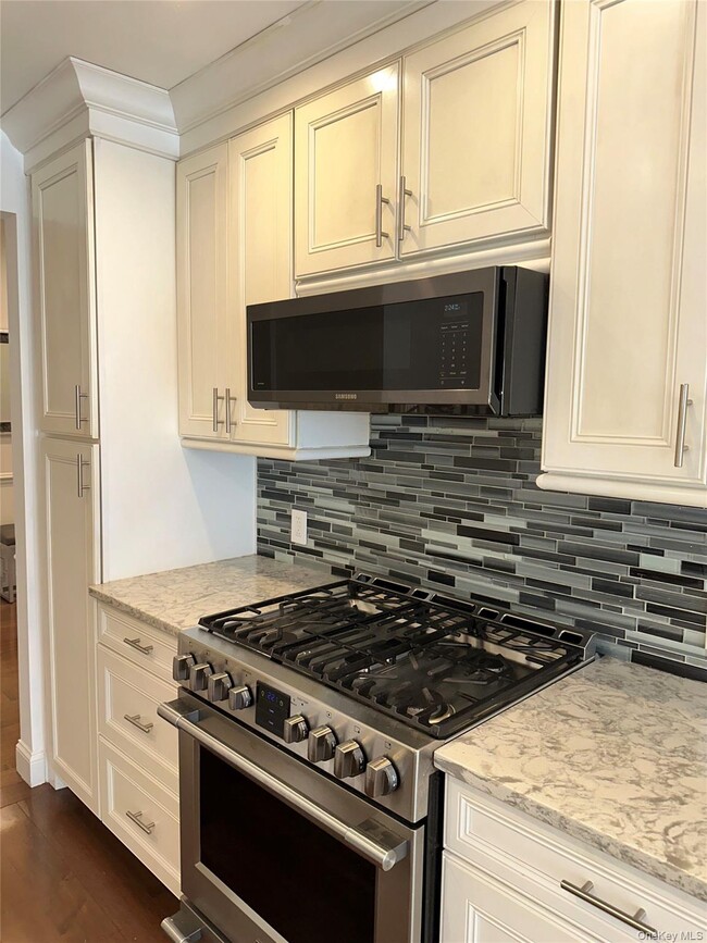 Building Photo - 280 Terry Rd