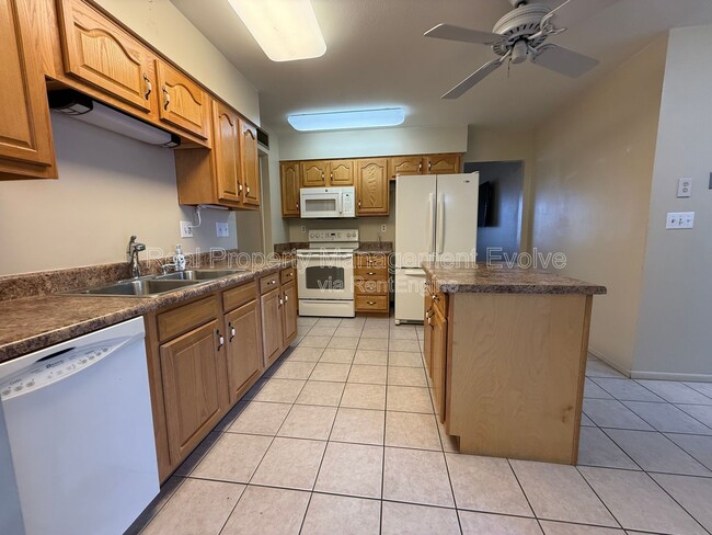 Building Photo - 17026 N 96th Ave
