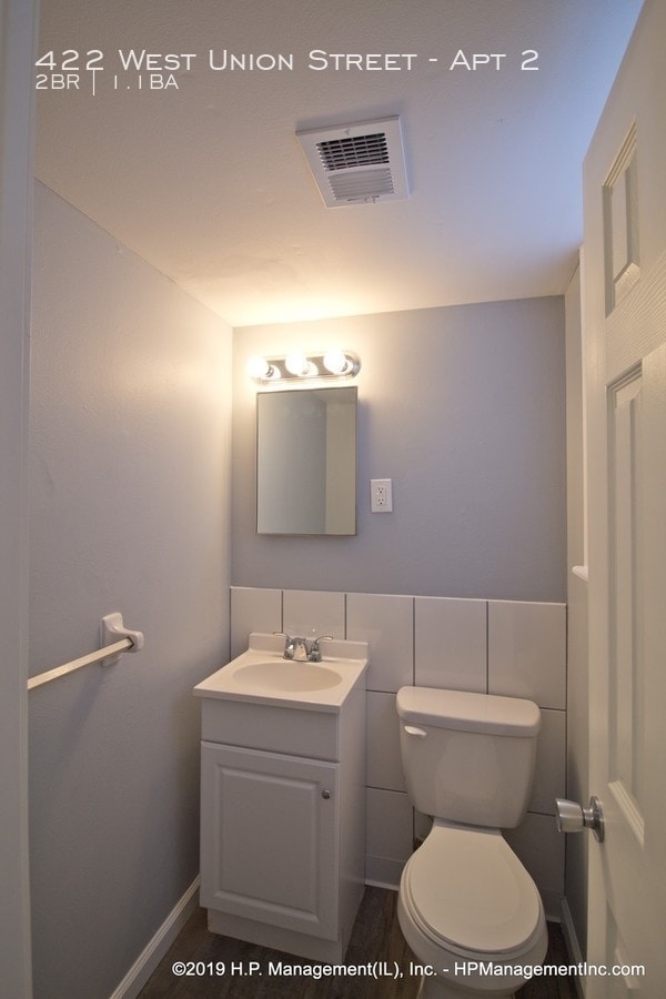 Building Photo - Woodcrest Two Bedroom First Floor