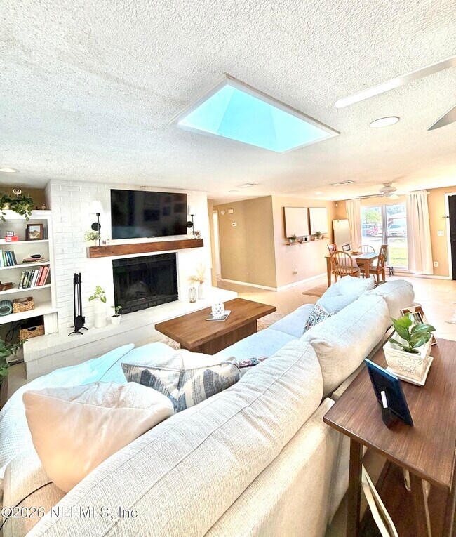 Building Photo - 25 Seatrout St