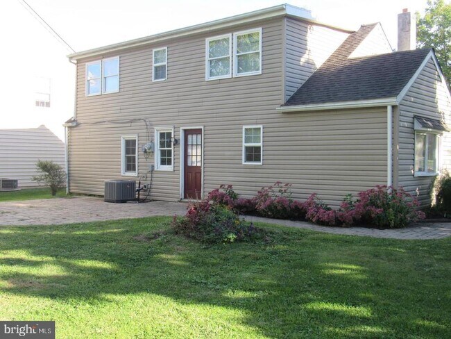 Building Photo - 263 Towamencin Ave