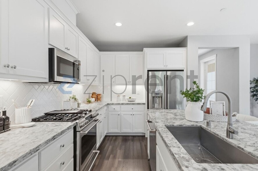 Building Photo - 506 Sardinia Ter