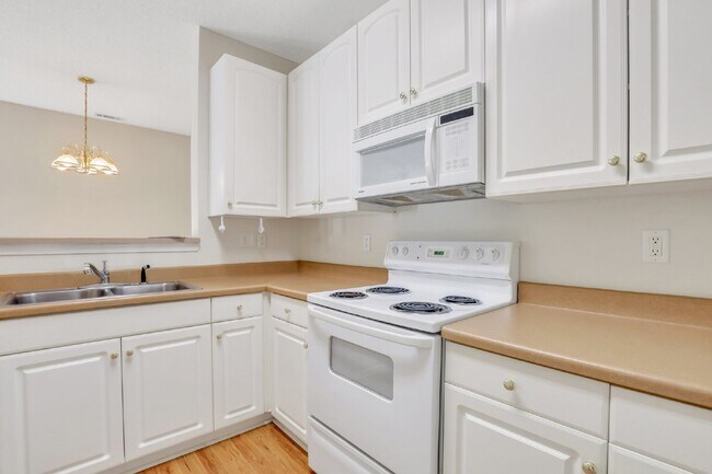 Building Photo - 100 Kensington Blvd