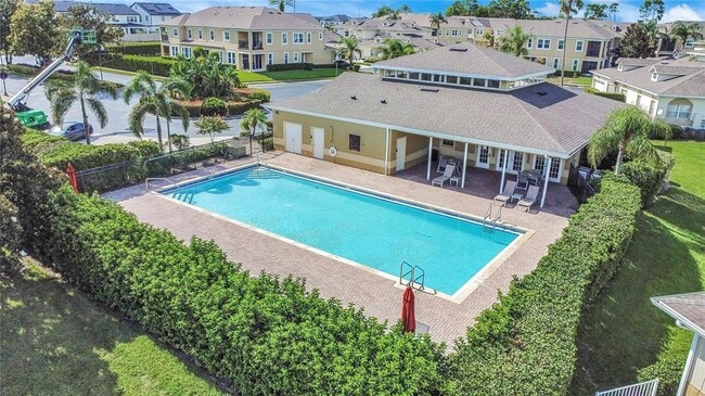 Building Photo - 13540 Fountainbleau Dr