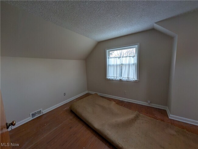 Building Photo - 703 Avondale St