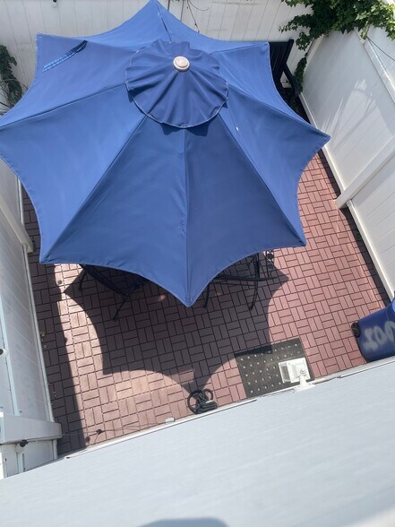 Enclosed Private Backyard - 604 Gerritt St