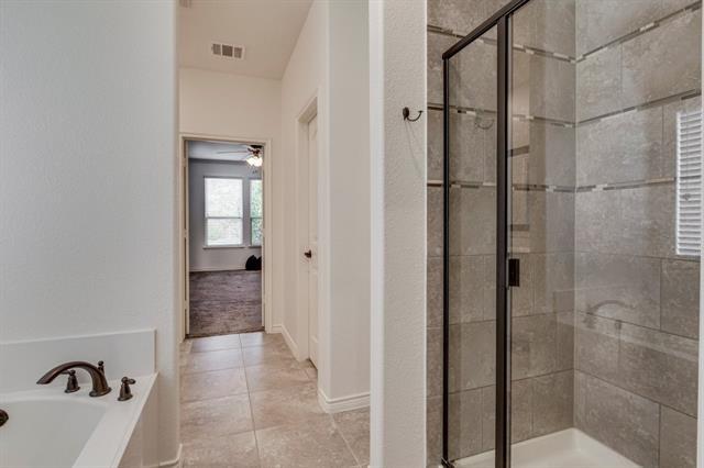 Building Photo - 3022 Maverick Dr