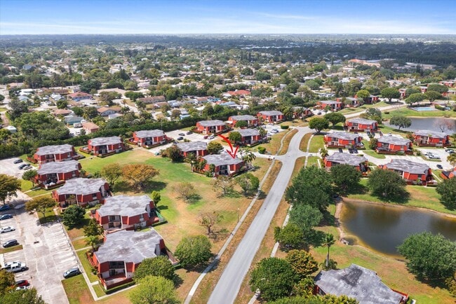 Building Photo - 3750 Victoria Dr