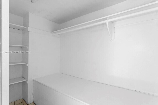 Building Photo - 12905 NE 4th Ave