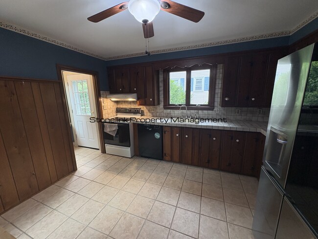 Building Photo - 60 Hambly Rd